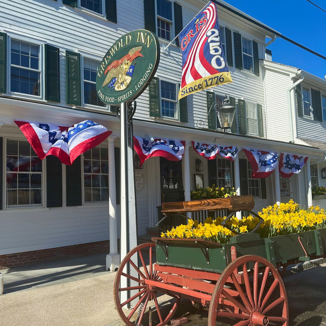 Where to Eat in Essex, CT: A Local’s Guide to Restaurants, Pubs, Cafes & Treats