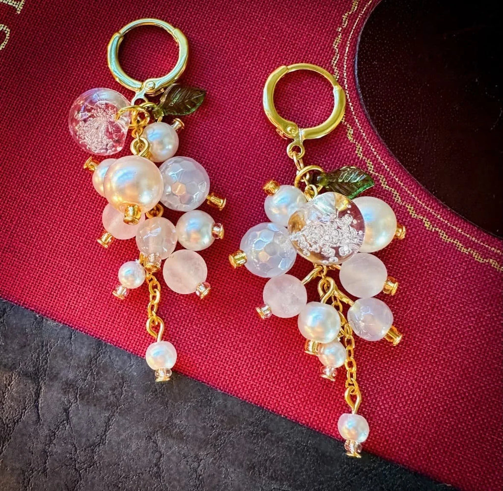 Mistletoe Kiss Dangle Chrismas Earrings