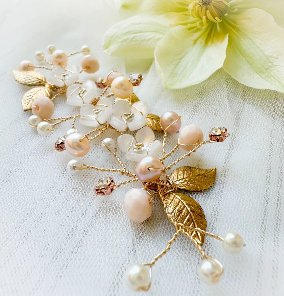 Pearl Flower Clematis Brass Leaf Hair